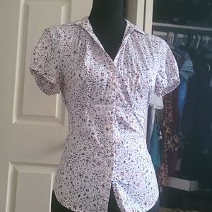 Levis top size M color white other small decor flowers string ties around back